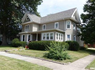 913 N Prairie St, Galesburg, IL 61401
