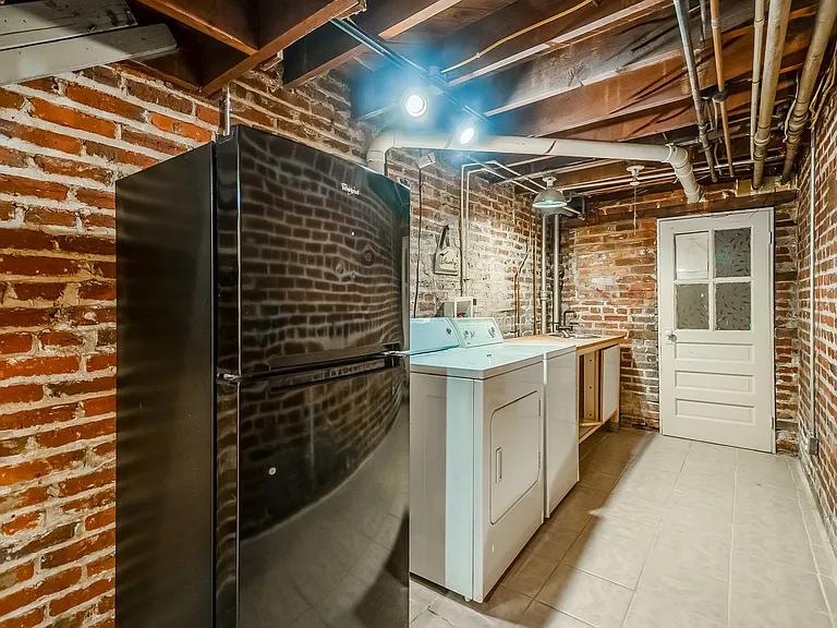 1236 Oates St NE — Photo 21