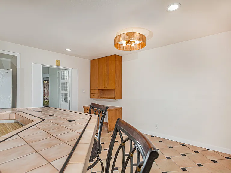 482 Minot Ave — Photo 21
