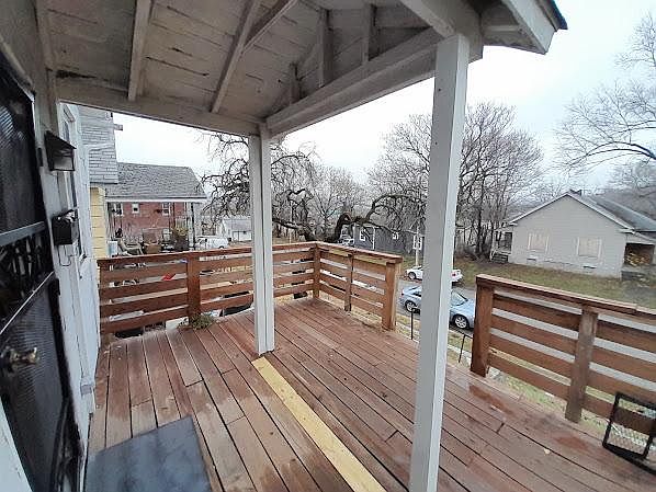 1st image of 526 Riverview Ave