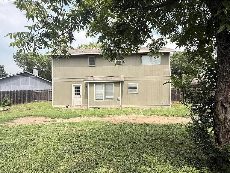 805 Malden Cv — Photo 22