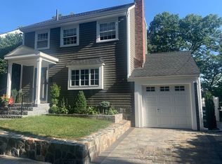 33 Vincent Rd, West Roxbury, MA 02132