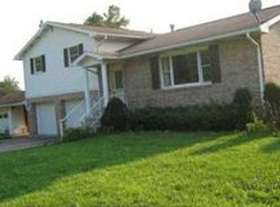 9 Lilac Rd, New Castle, PA 16105