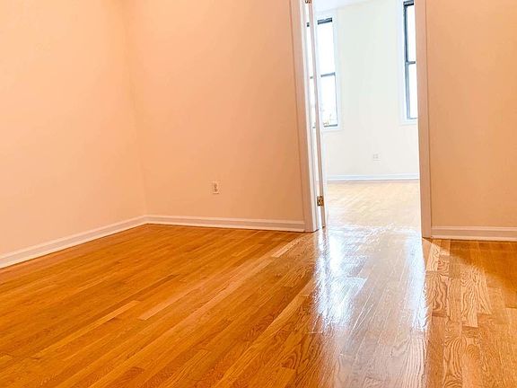 3rd image of 114 E 1st St APT 20A