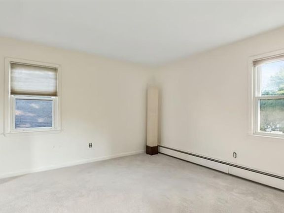 3rd image of 540 Hunter St #2