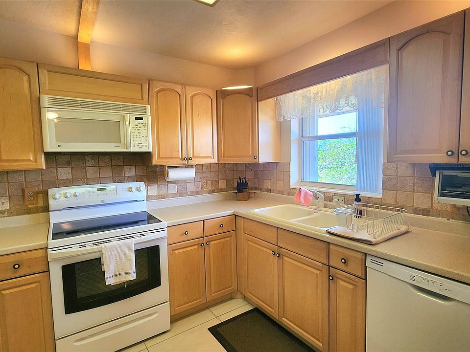 1st image of 700 SE 6th Avenue #302