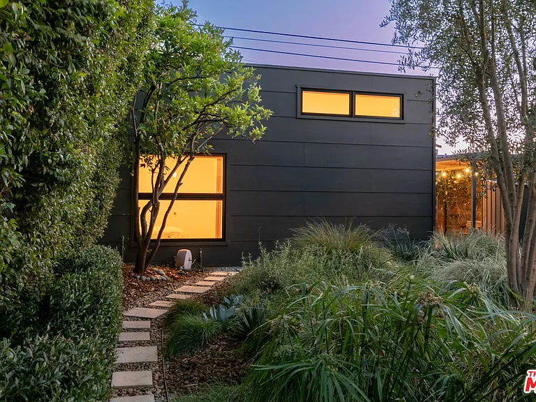 5676 Hub St — Photo 1