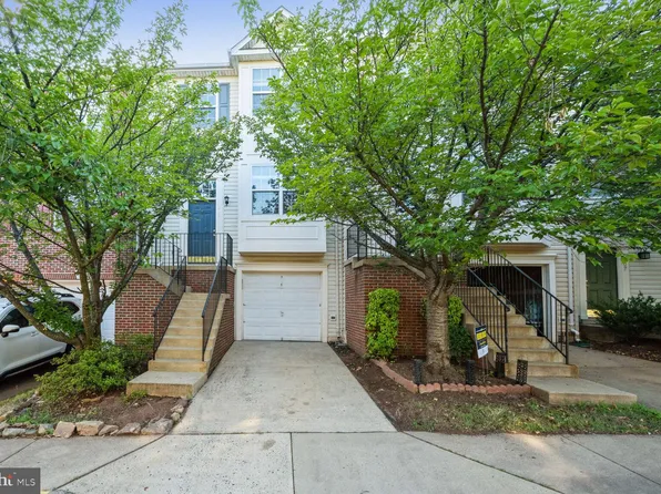 211 Golden Larch Ter NE, Leesburg, VA 20176