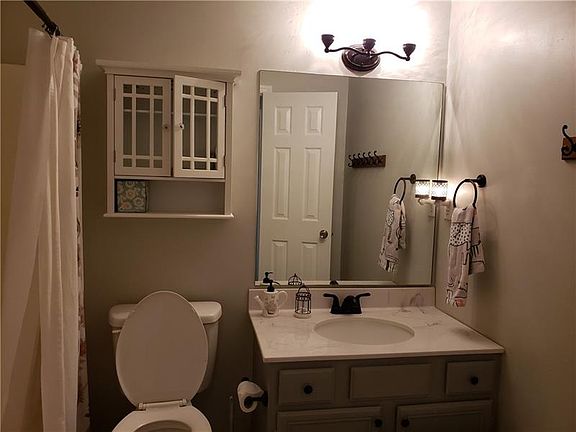 4th image of 2587 Plantation Way