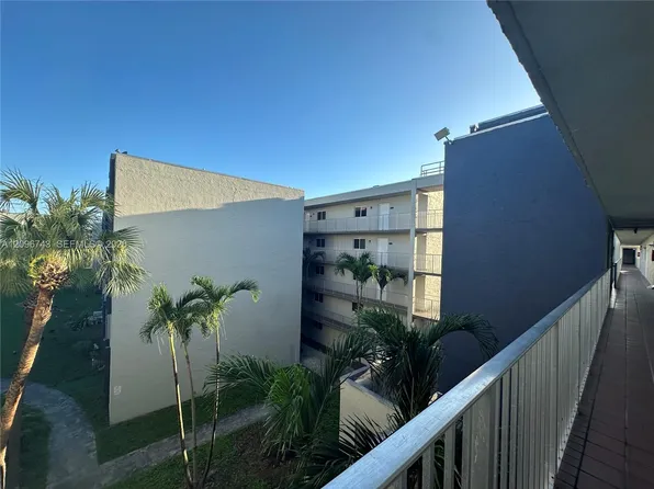 10000 NW 80th Ct APT 2424, Hialeah Gardens, FL 33016