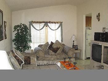 4th image of 725 Dallas Ave