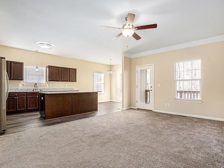 8332 N Nodaway Ave — Photo 2