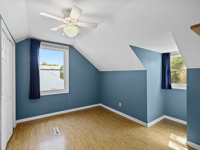 Upper level - Bedroom/Office2