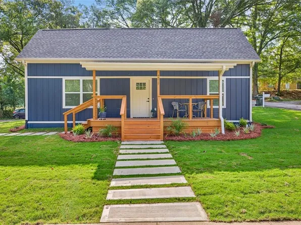 4217 Railroad St, Oakwood, GA 30566