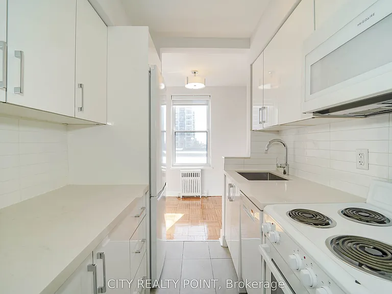 1545 Bathurst St #405 — Photo 8
