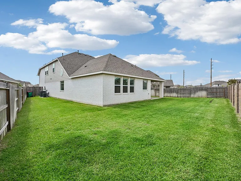 7818 Palm Glade Dr — Photo 35