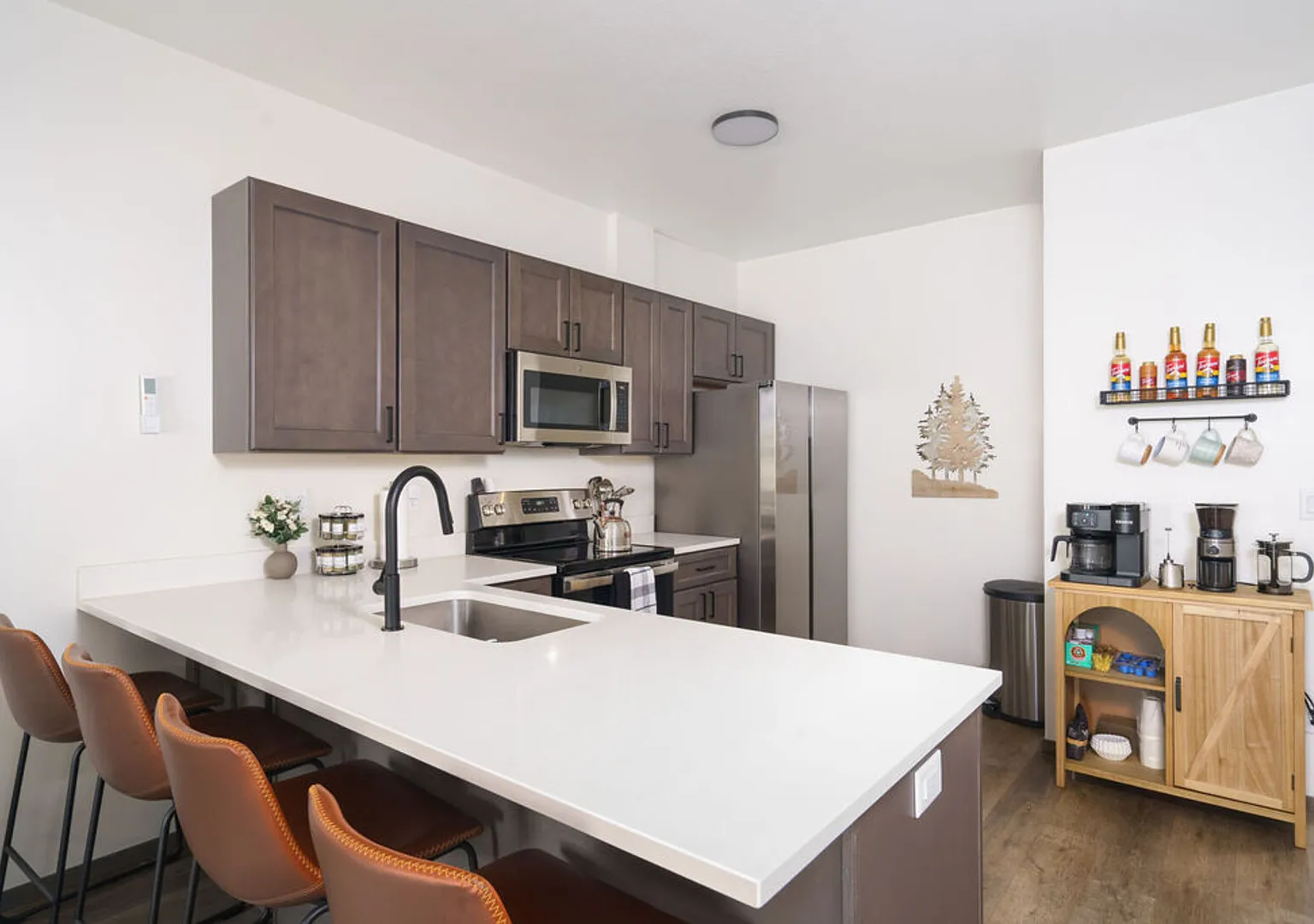 9647 N Buttercup Ln Modern Townhome in Hayden — Photo 2