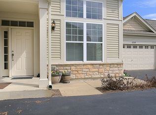 1858 Foxridge Ct, Aurora, IL 60502