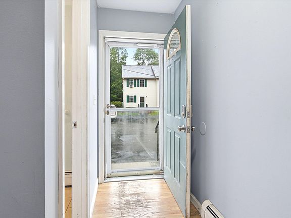 3rd image of 2 Rockwood Way