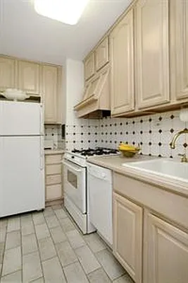 Sold by Douglas Elliman | media 15