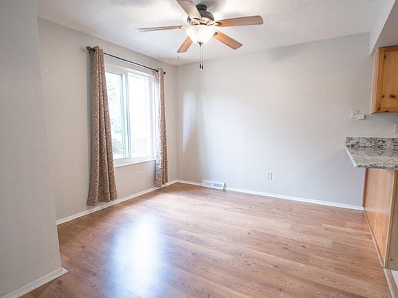 4th image of 749 Tollis Pkwy #6