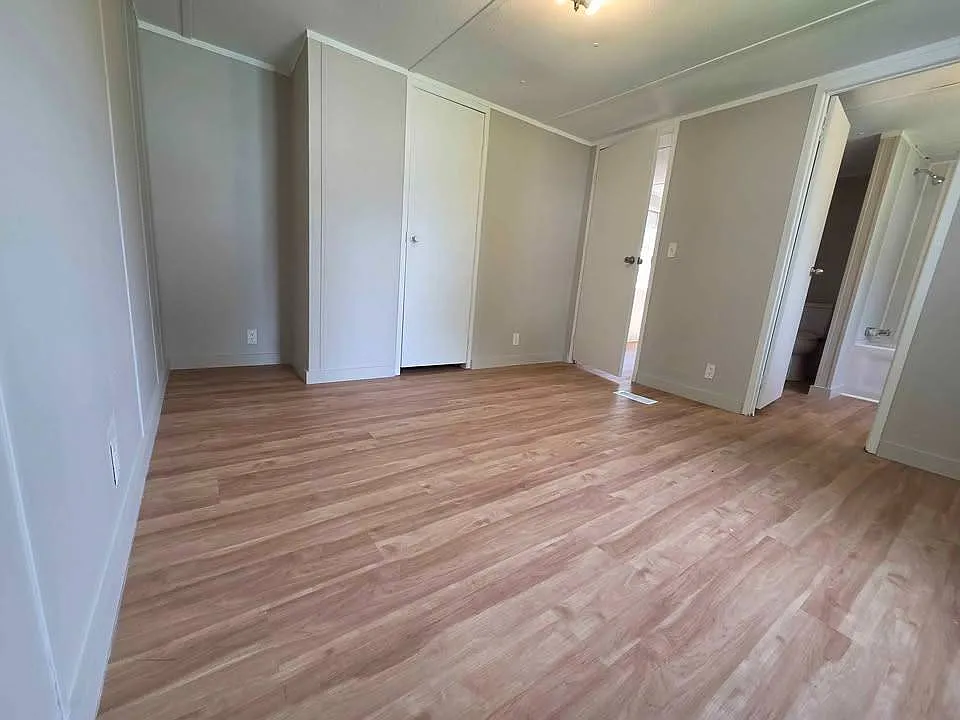 3 bed, 2.0 bath, $1,050 — Photo 3