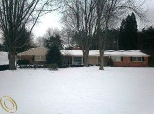 7141 Paterese Dr, Bloomfield Hills, MI 48301