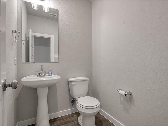 4th image of 3327 Trail View Dr