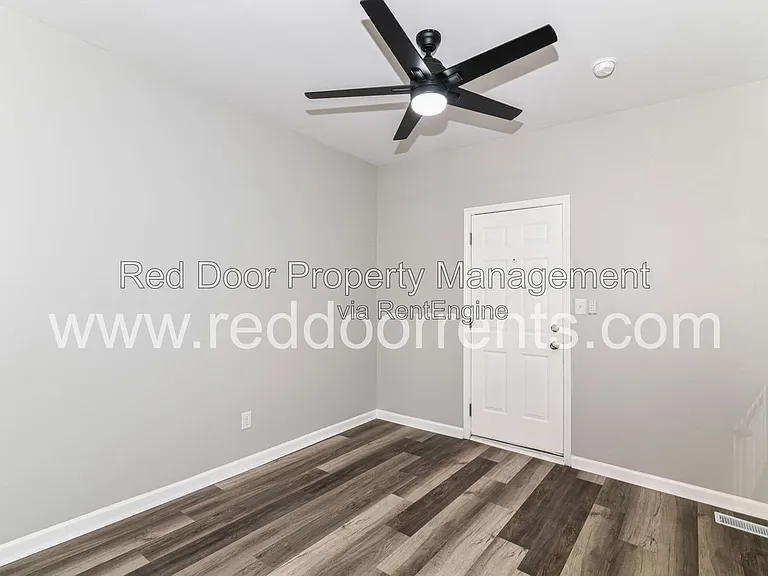 1329 E Market St #2 — Photo 5