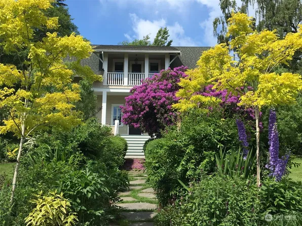 9959 NE Roberts Road, Bainbridge Island, WA 98110