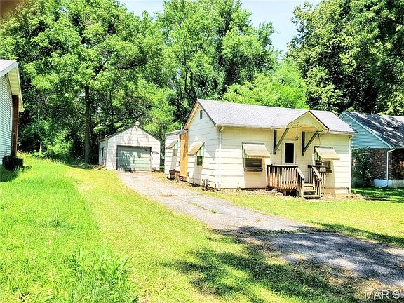 3rd image of 1453 Twillman Ave