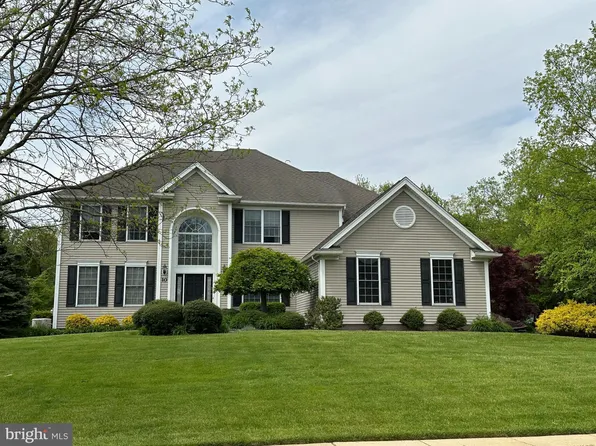 10 Victoria Ct, Cream Ridge, NJ 08514