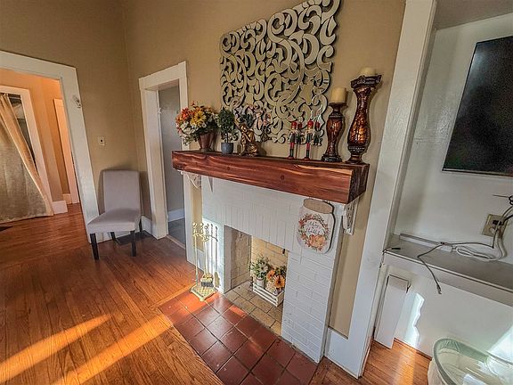 4th image of 105 Bunnell Ave