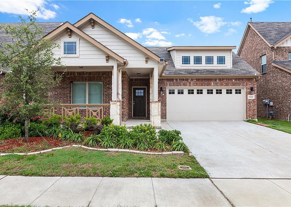 1st image of 2417 Petunia Ln