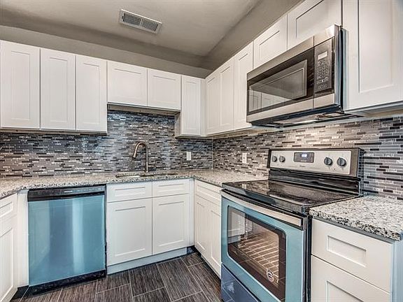5th image of 3032 Tudor Ln