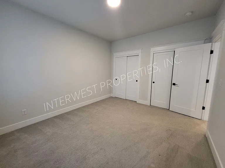 7114 NE 8th Ave — Photo 30