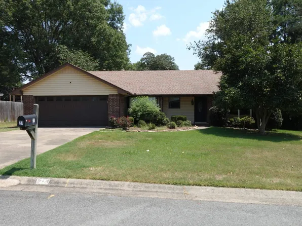27 Kensington Dr, Conway, AR 72034