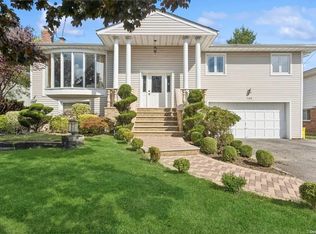 758 Turf Rd, Valley Stream, NY 11581