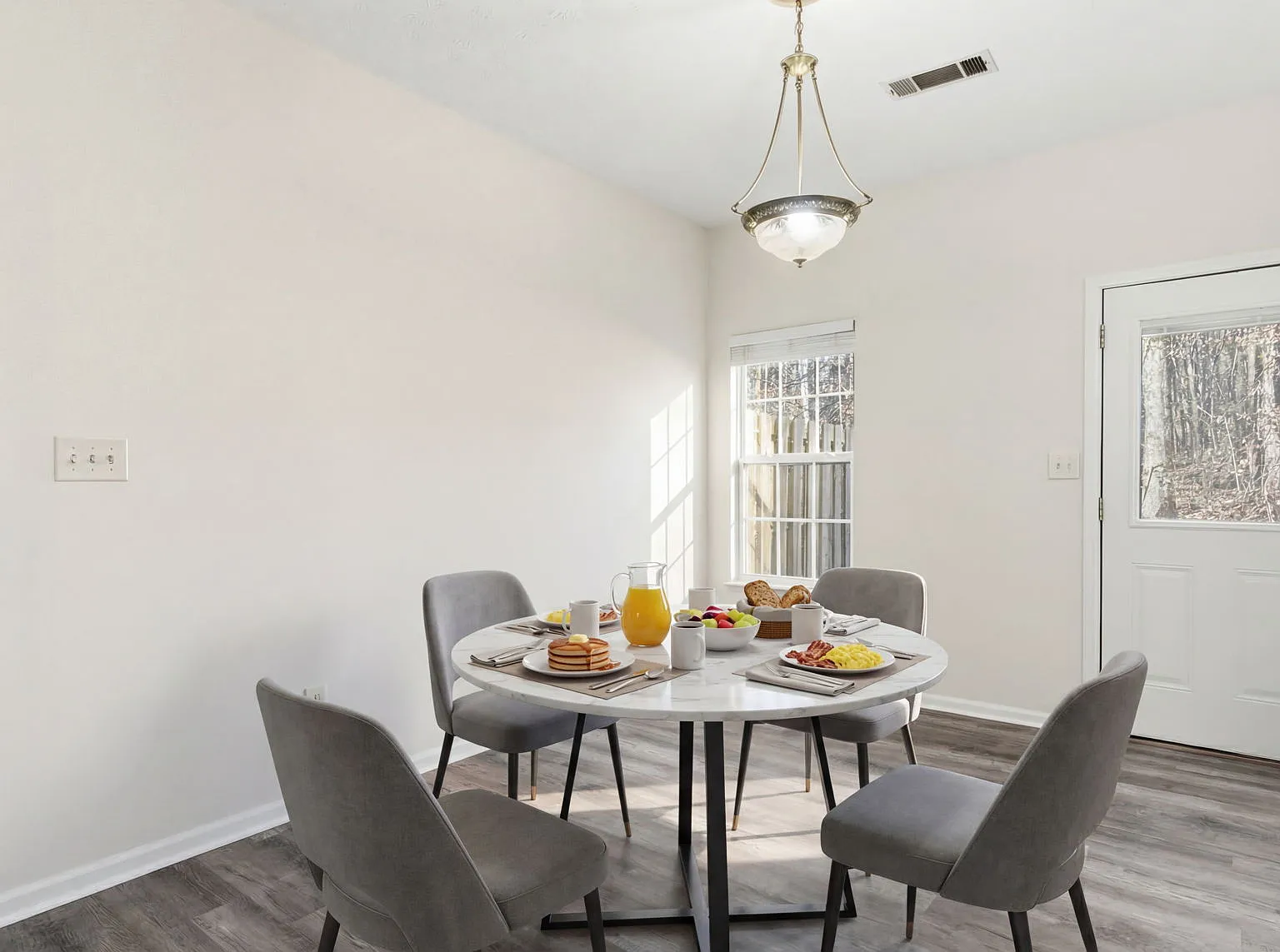 2 bed, 2.5 bath, 1724 sqft, $2,100 — Photo 3