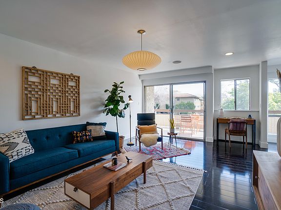 3rd image of 125 S Sierra Madre Blvd Unit 205