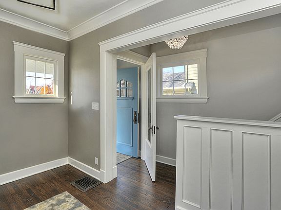 2nd image of 1295 Manor Park Ave