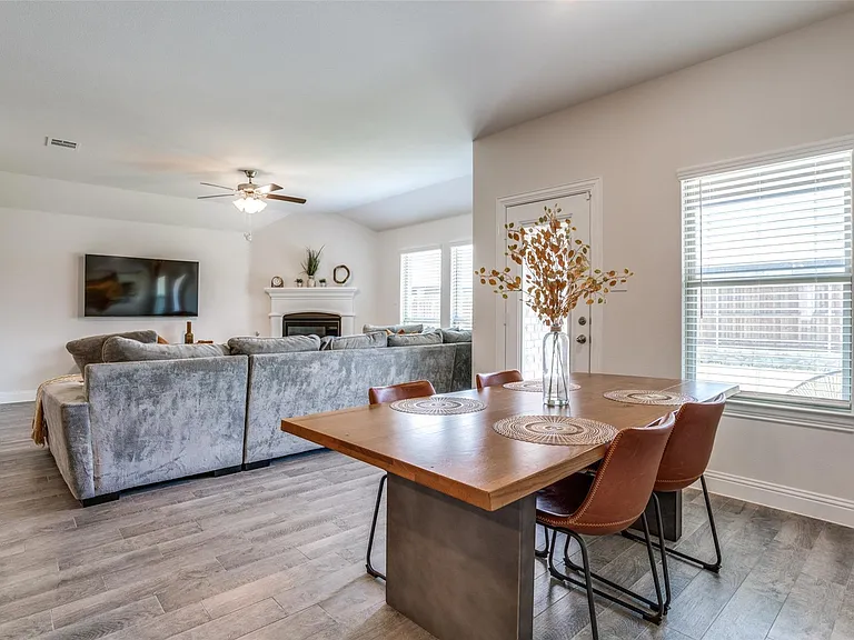 10716 Klondike Ln — Photo 8