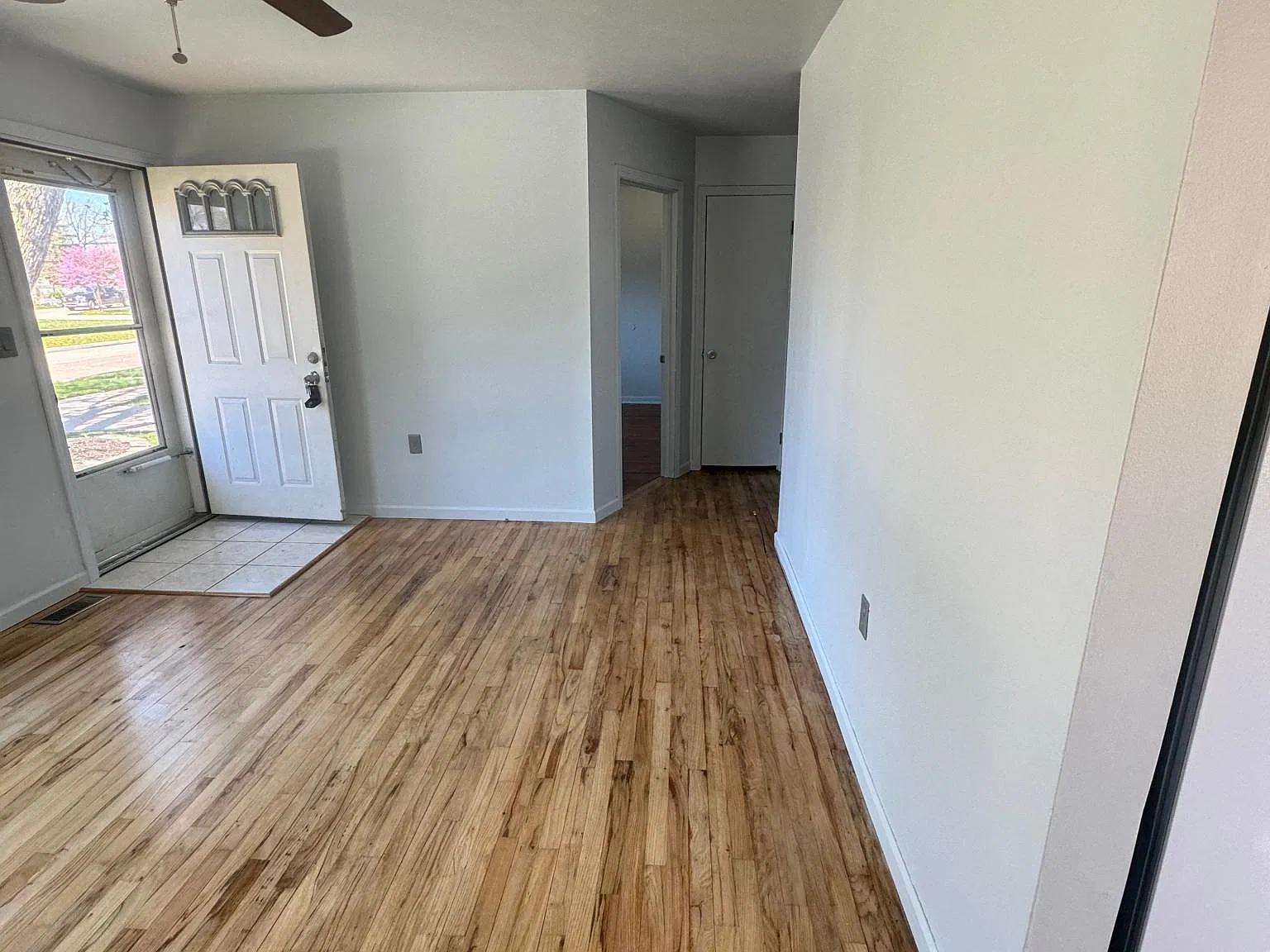 2 bed, 700 sqft, $1,250 — Photo 2