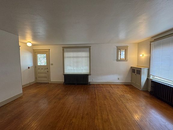 5th image of 1101 W Maxwell Ave APT A