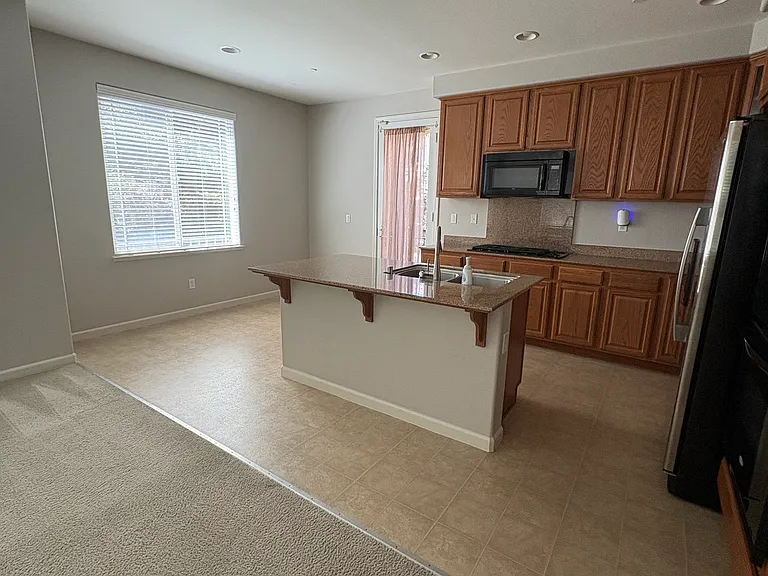 Kitchen/Dining area