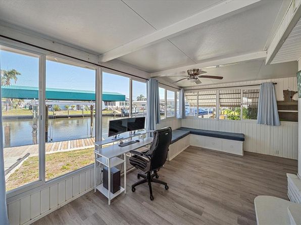 286 Nassau Dr, Palmetto, FL 34221