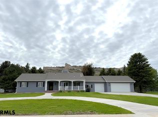 2735 Applewood Rd, Gering, NE 69341