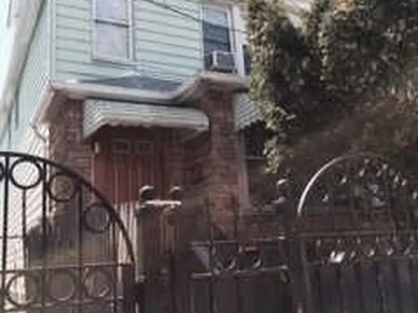 9610 50th Ave, Corona, NY 11368