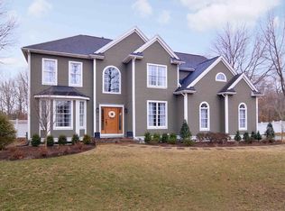 27 Plantation Rd, Mansfield, MA 02048