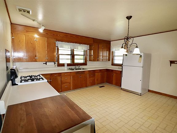 2nd image of 1407 W Church St